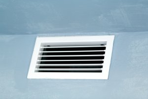 should i close my ac vents